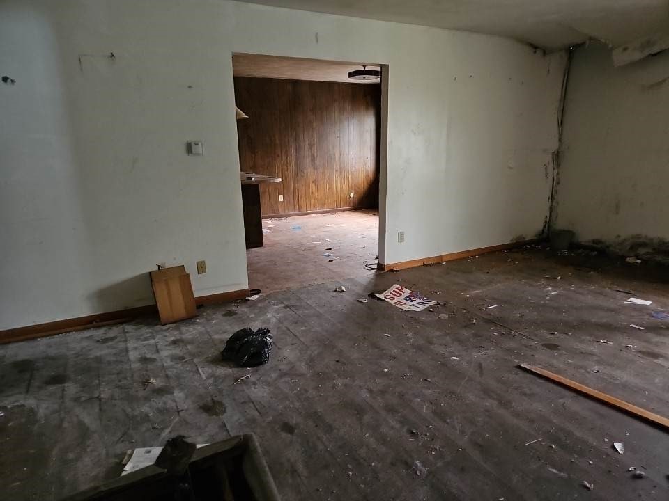 1331 South Maffit Street Decatur, IL 62521 - Photo 3 of 15 living room