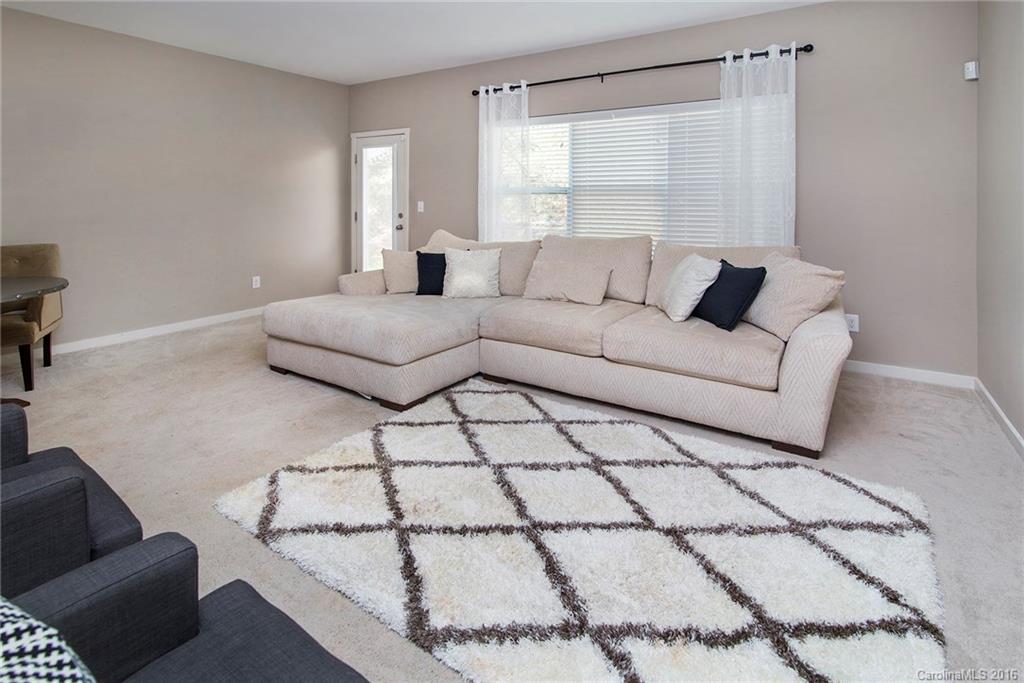 511 Rook Road Charlotte, NC 28216 - Photo 3 of 19