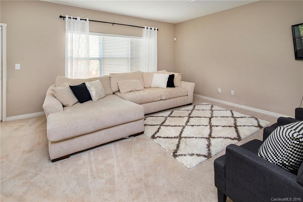 511 Rook Road Charlotte, NC 28216 - Photo 4 of 19