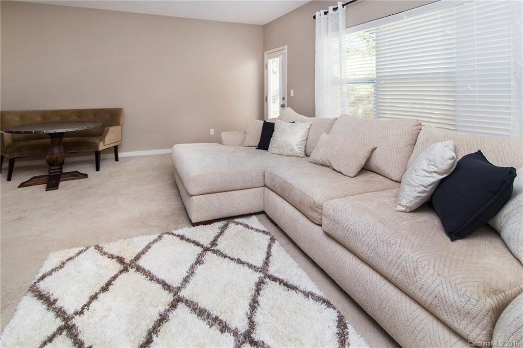 511 Rook Road Charlotte, NC 28216 - Photo 5 of 19