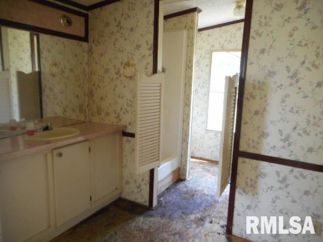 200 West Benedict Valier, IL 62891 - Photo 11 of 13 Gallery Image 11