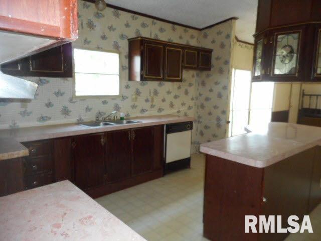 200 West Benedict Valier, IL 62891 - Photo 4 of 13 Gallery Image 4