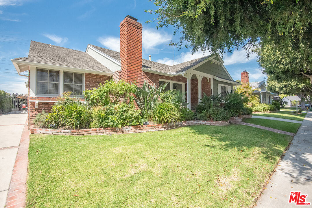 4465 Commonwealth Avenue Culver City, CA 90230 - Photo 2 of 37