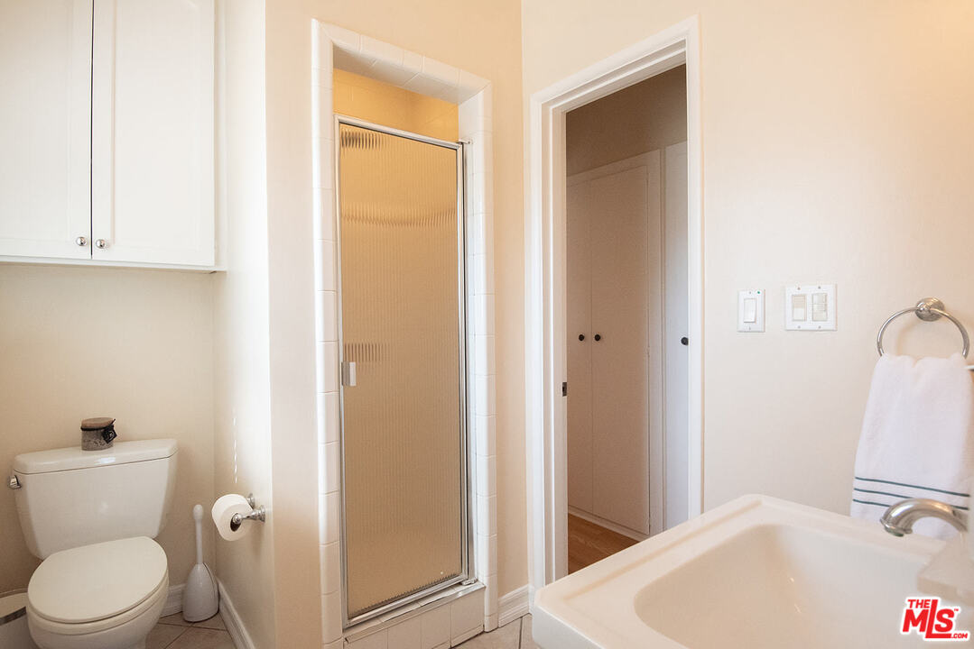 4465 Commonwealth Avenue Culver City, CA 90230 - Photo 24 of 37