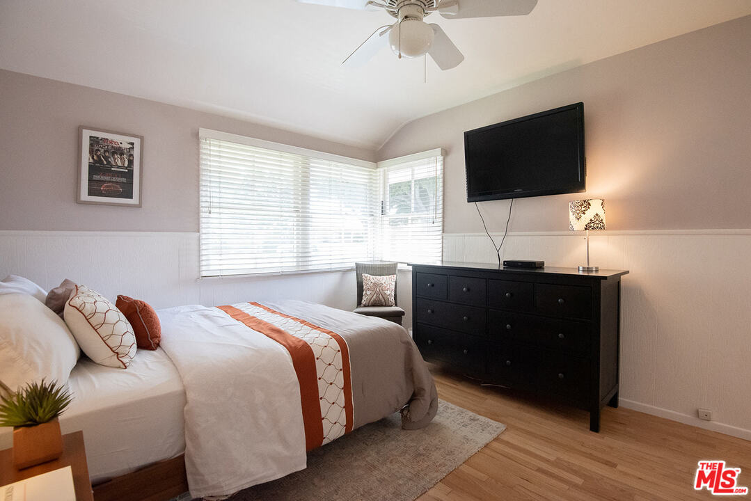 4465 Commonwealth Avenue Culver City, CA 90230 - Photo 26 of 37