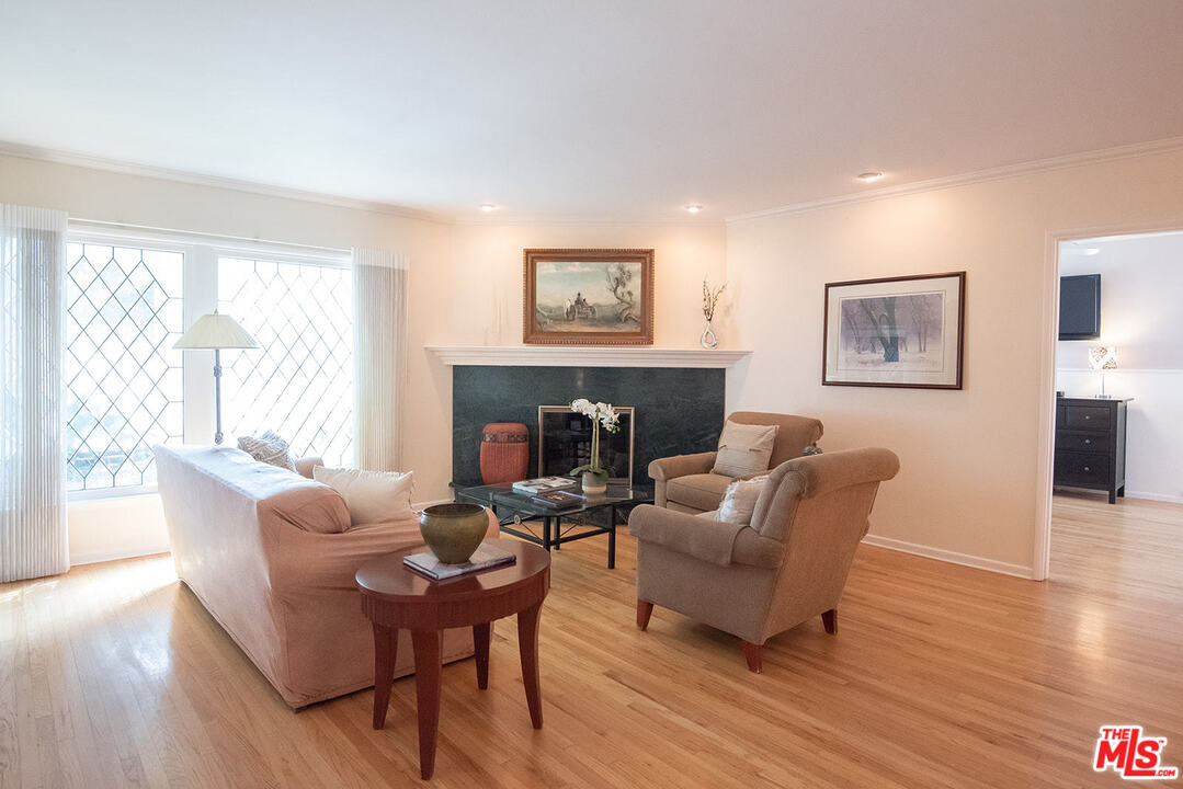 4465 Commonwealth Avenue Culver City, CA 90230 - Photo 4 of 37