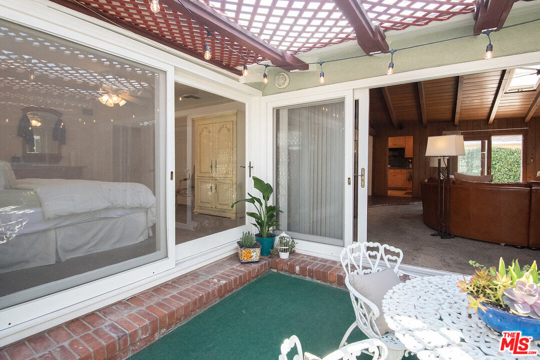 4465 Commonwealth Avenue Culver City, CA 90230 - Photo 31 of 37