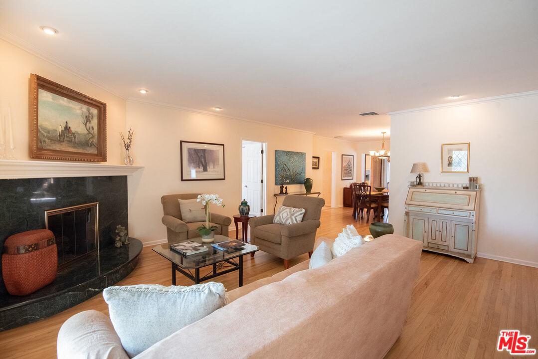 4465 Commonwealth Avenue Culver City, CA 90230 - Photo 5 of 37