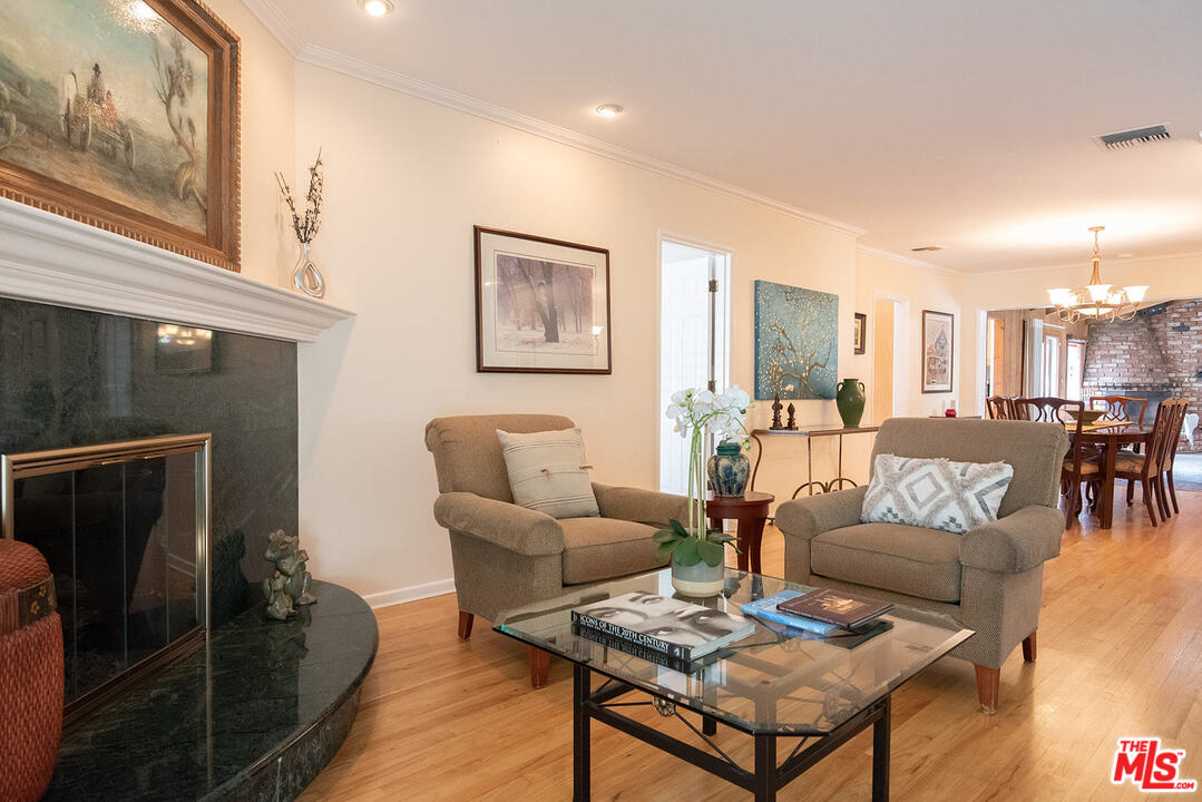 4465 Commonwealth Avenue Culver City, CA 90230 - Photo 7 of 37