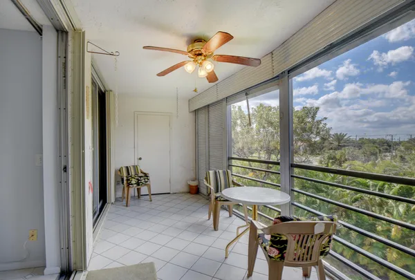 $250,000 | 23247 Barwood Lane North, Unit 305, Boca Raton, FL 33428