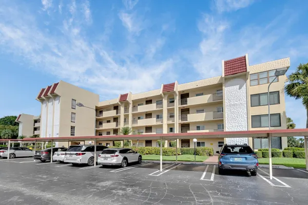 $250,000 | 23247 Barwood Lane North, Unit 305, Boca Raton, FL 33428