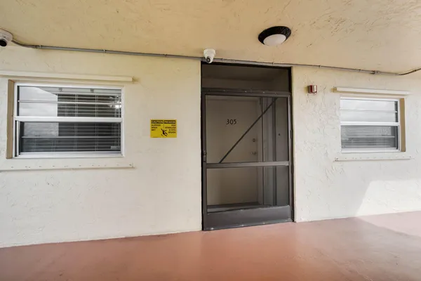 $250,000 | 23247 Barwood Lane North, Unit 305, Boca Raton, FL 33428