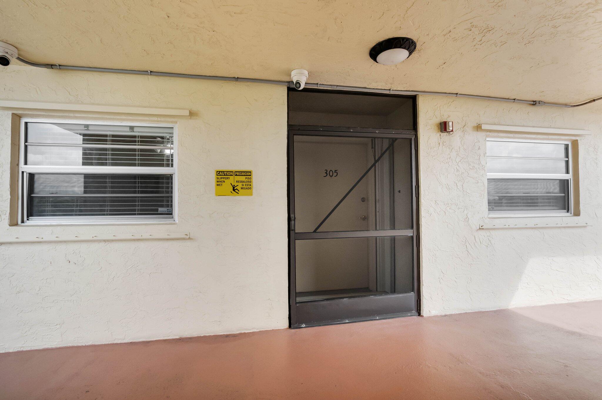 23247 Barwood Lane North, Unit 305 Boca Raton, FL 33428 - Photo 12 of 32 2-web-or-mls-DSC_0006