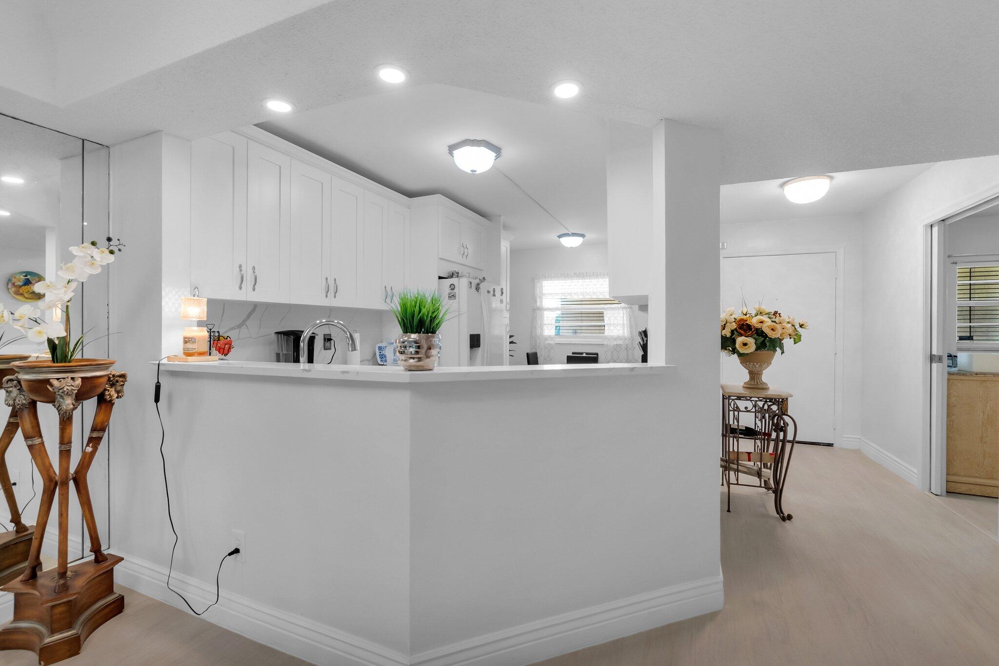 23247 Barwood Lane North, Unit 305 Boca Raton, FL 33428 - Photo 16 of 32 6-web-or-mls-DSC_0026