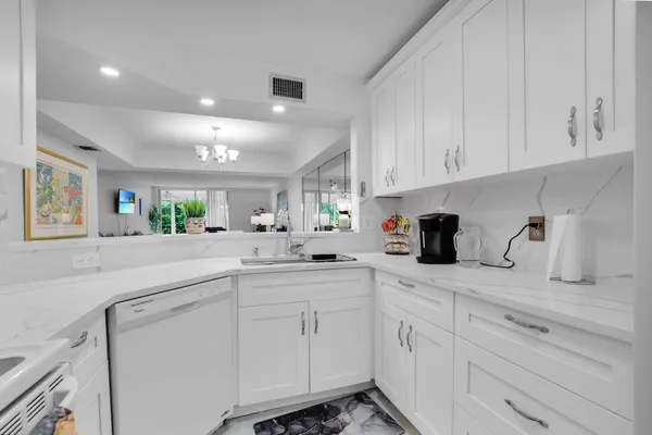 $250,000 | 23247 Barwood Lane North, Unit 305, Boca Raton, FL 33428