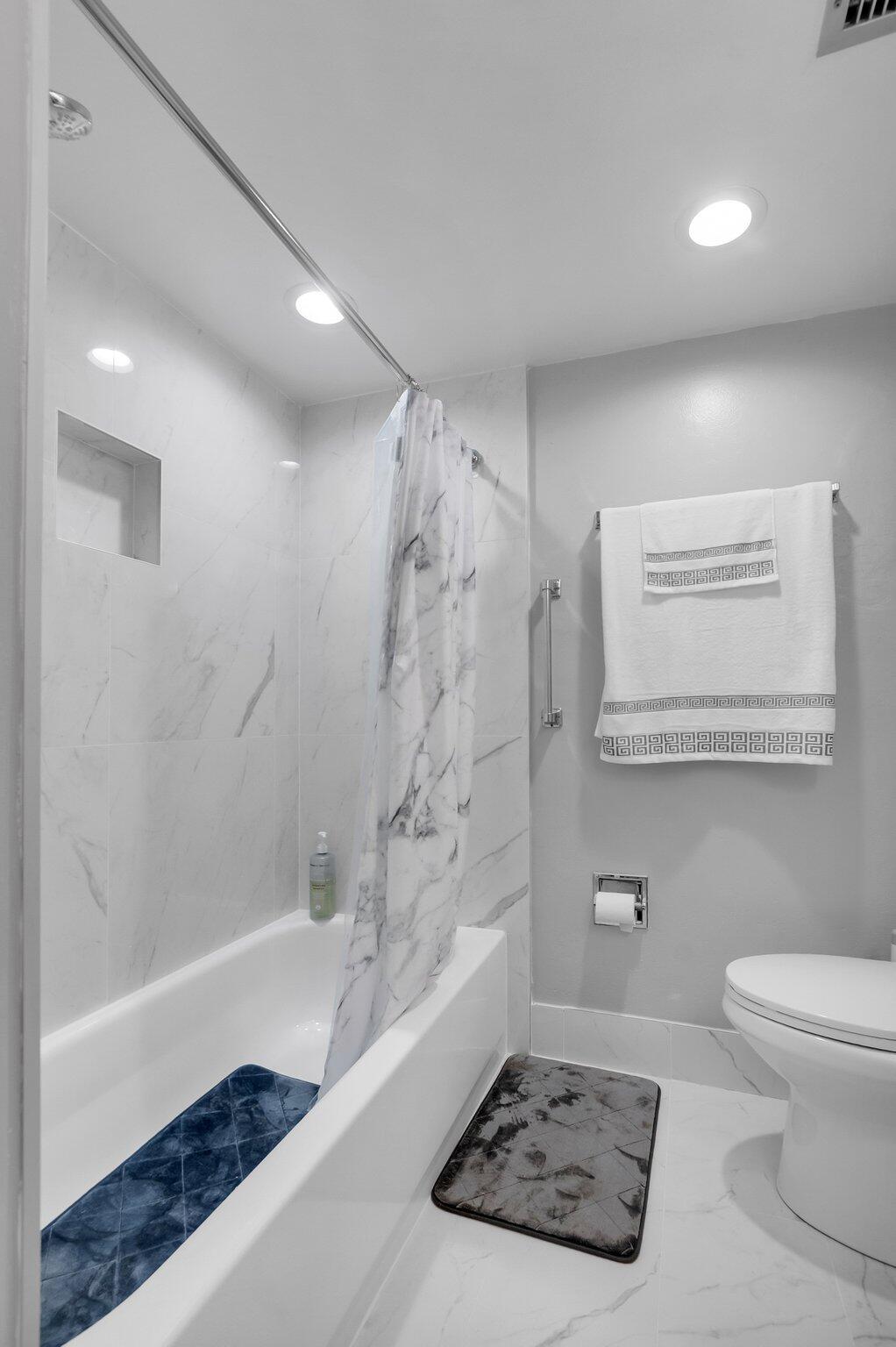 23247 Barwood Lane North, Unit 305 Boca Raton, FL 33428 - Photo 5 of 32 26-web-or-mls-DSC_0136