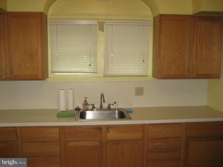 2646 Lenape Road Philadelphia, PA 19131 - Photo 7 of 25 Kitchen