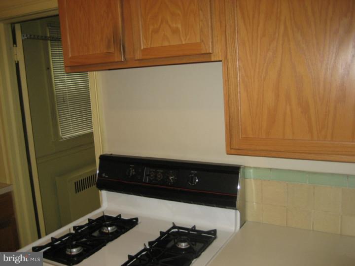 2646 Lenape Road Philadelphia, PA 19131 - Photo 8 of 25 Kitchen