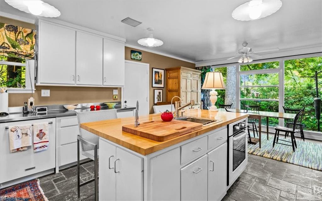 1905 Huntington Road Greensboro, NC 27408 - Photo 12 of 47