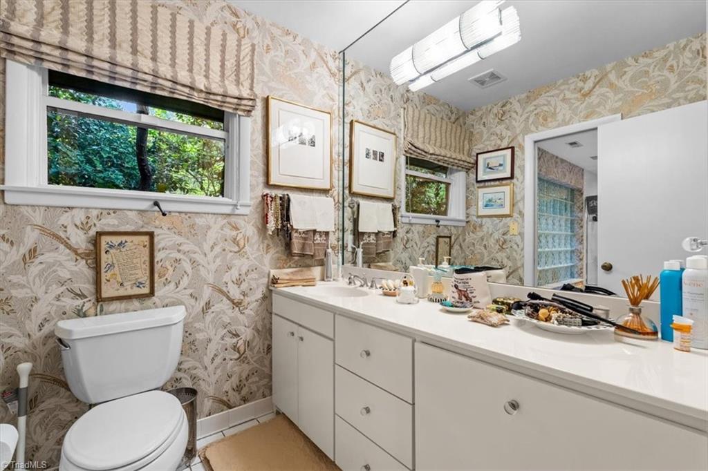 1905 Huntington Road Greensboro, NC 27408 - Photo 26 of 47