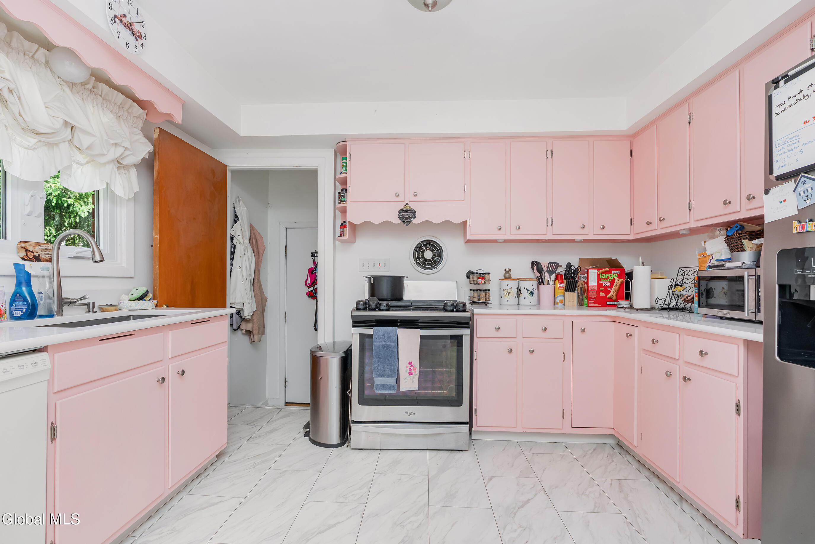 166 Cromer Avenue Schenectady, NY 12304 - Photo 9 of 30 021-166-Cromer-Ave