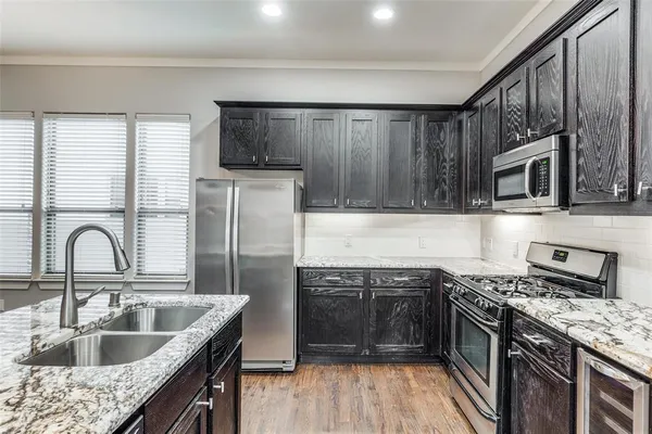 $3,248 | 4323 Dickason Avenue, Unit 25, Dallas, TX 75219