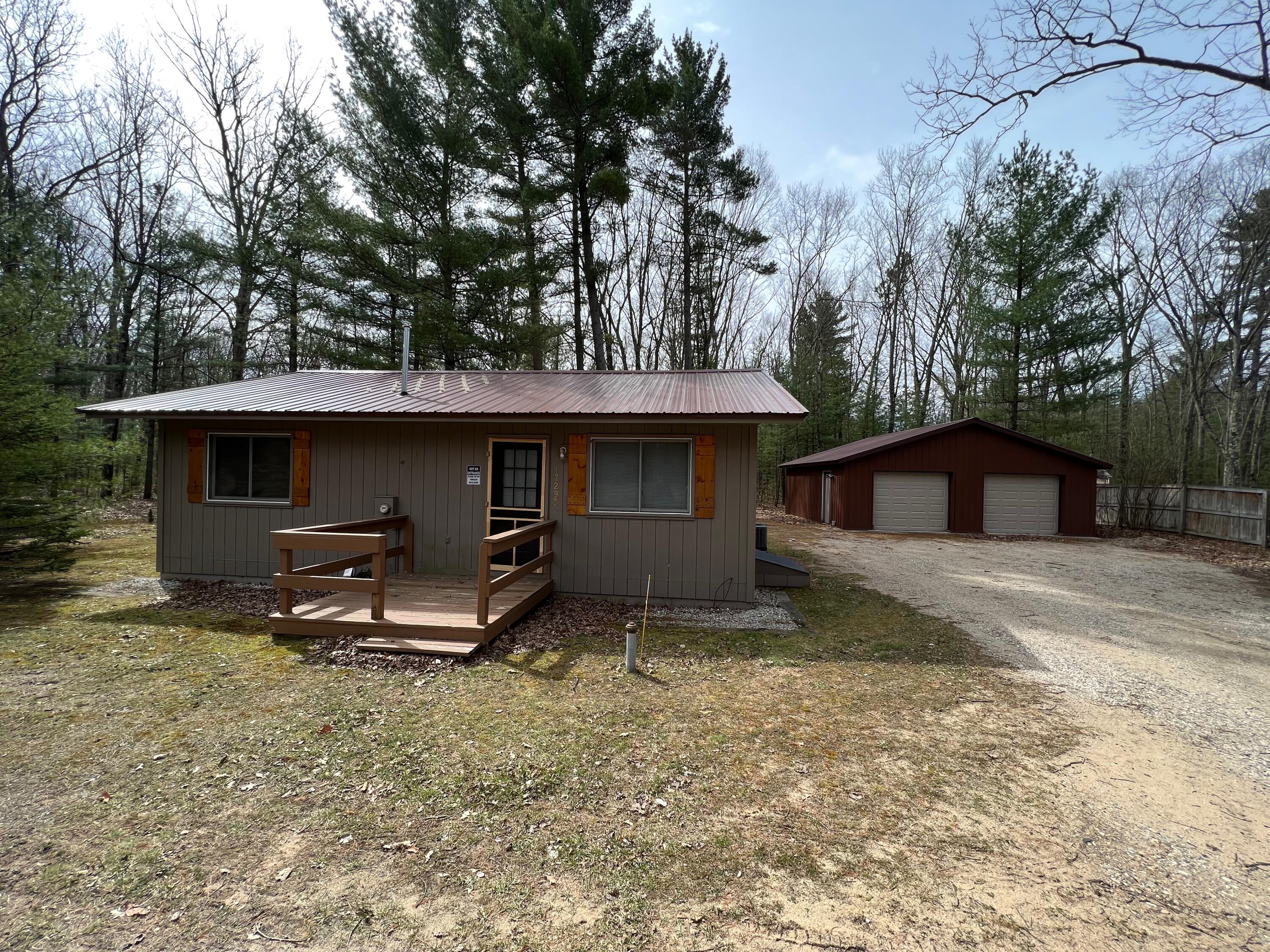 17293 Hoxeyville Road Wellston, MI 49689 - Photo 1 of 23 IMG_3617