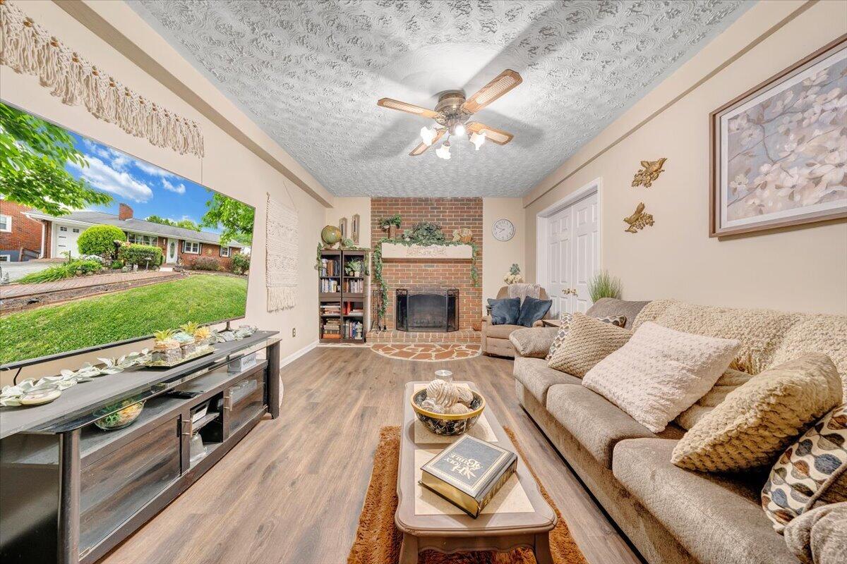 1625 Eanes Road Roanoke, VA 24014 - Photo 30 of 62 028-MIB06345