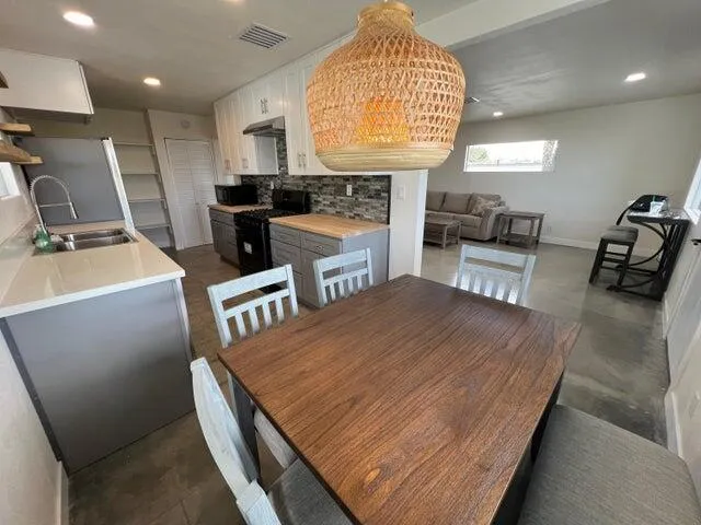 $2,395 | 61455 Adobe Drive, Joshua Tree, CA 92252