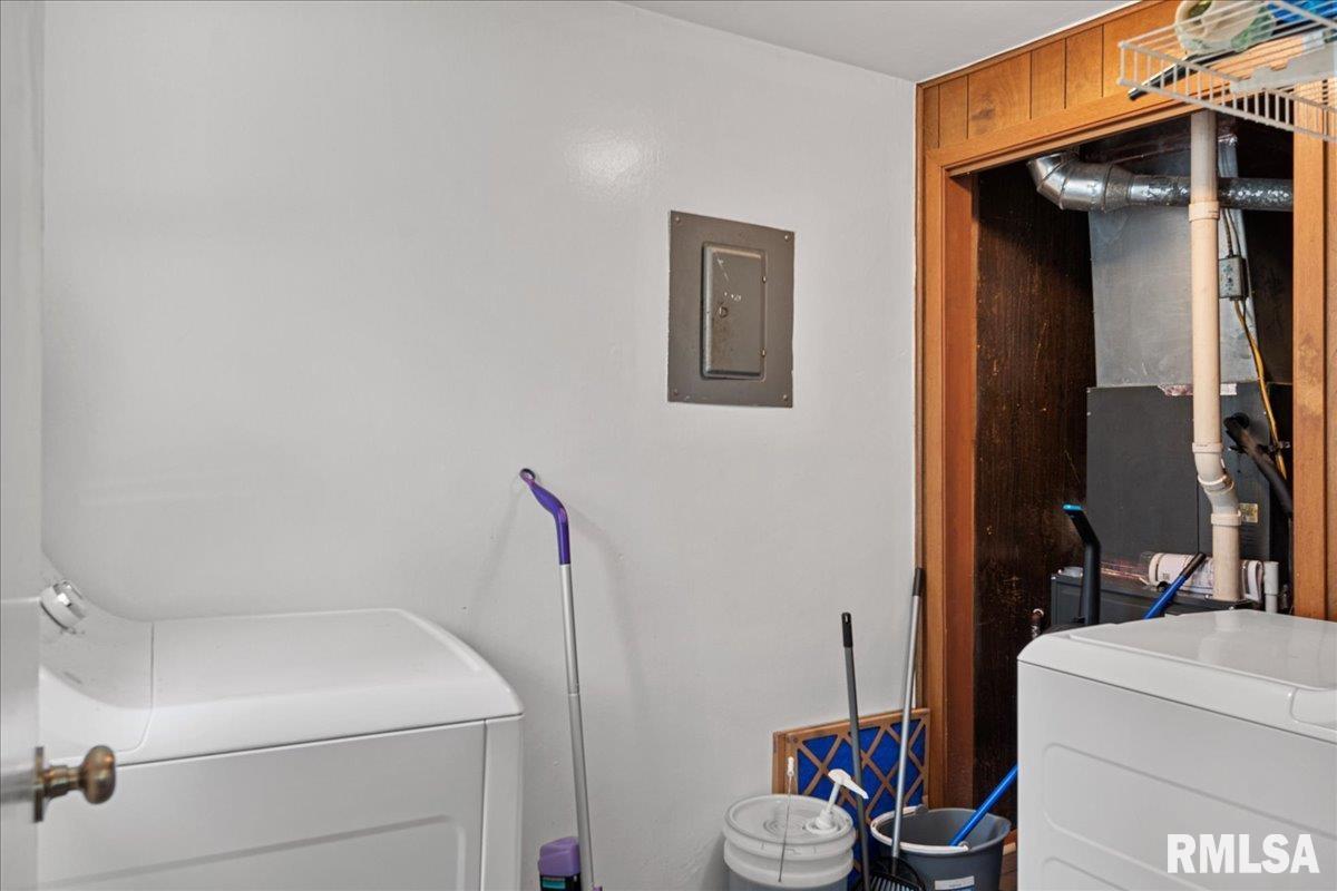 2421 South 15th Street Springfield, IL 62703 - Photo 11 of 30