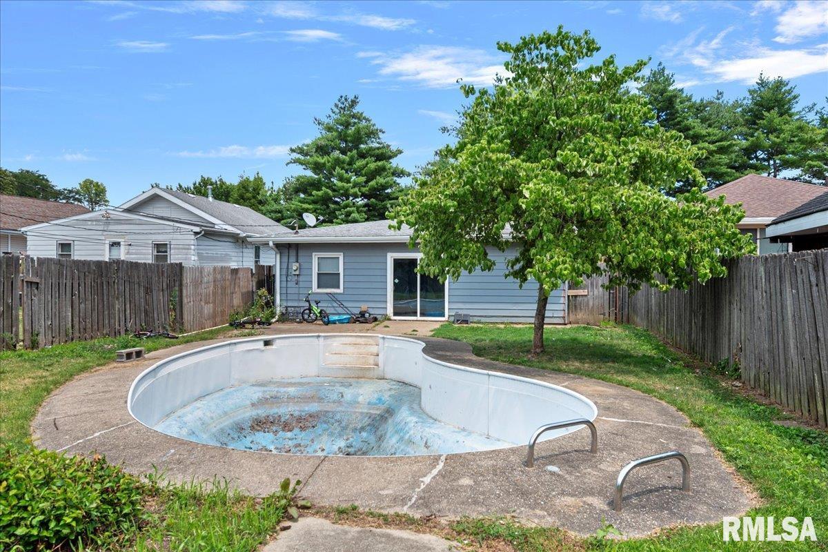 2421 South 15th Street Springfield, IL 62703 - Photo 27 of 30