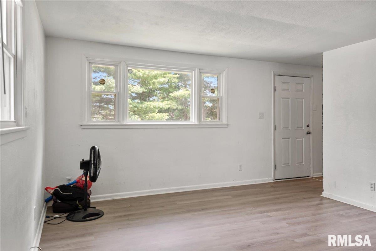 2421 South 15th Street Springfield, IL 62703 - Photo 6 of 30