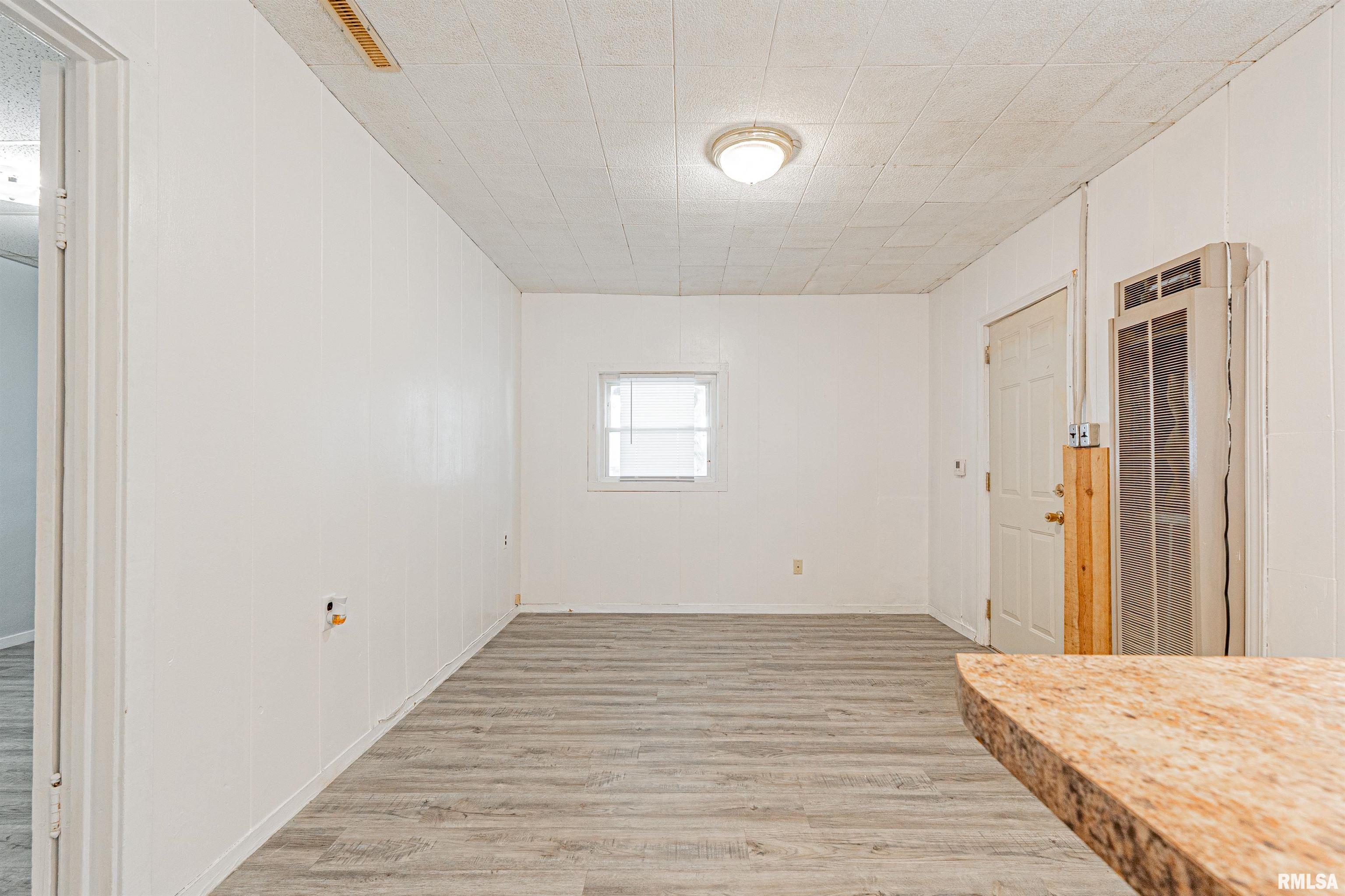 2219 South 6th Street Springfield, IL 62703 - Photo 9 of 15