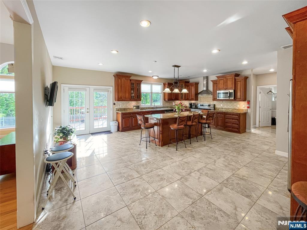 445 Nevada Street Paramus, NJ 07652 - Photo 13 of 50