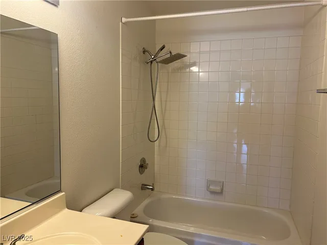 $1,900 | 9343 Gray Duck Court, Las Vegas, NV 89147