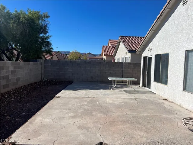 $1,900 | 9343 Gray Duck Court, Las Vegas, NV 89147