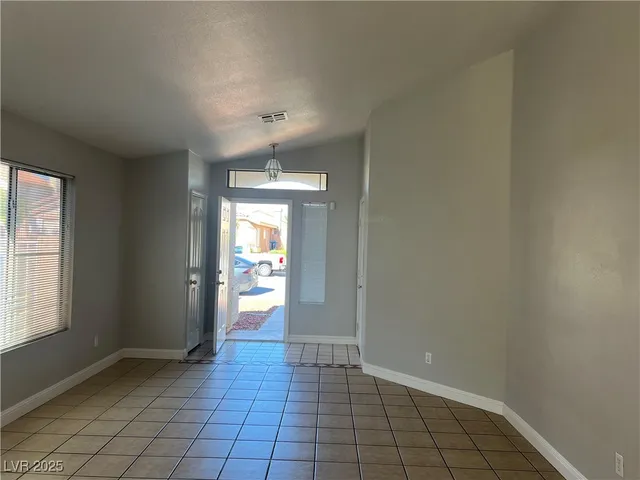 $1,900 | 9343 Gray Duck Court, Las Vegas, NV 89147