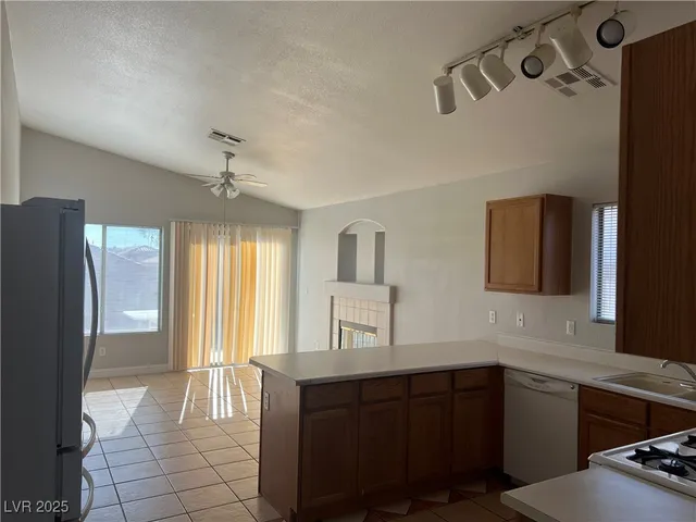$1,900 | 9343 Gray Duck Court, Las Vegas, NV 89147