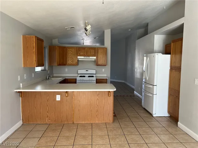 $1,900 | 9343 Gray Duck Court, Las Vegas, NV 89147