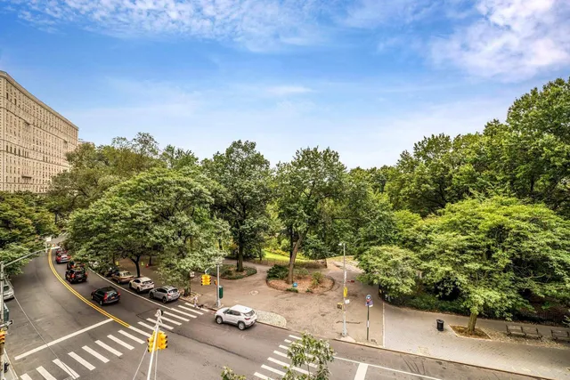 $6,950,000 | 190 Riverside Drive, Unit 4C | Upper West Side