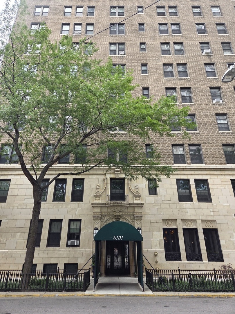 6101 North Sheridan Road, Unit 1F Chicago, IL 60660 - Photo 2 of 25