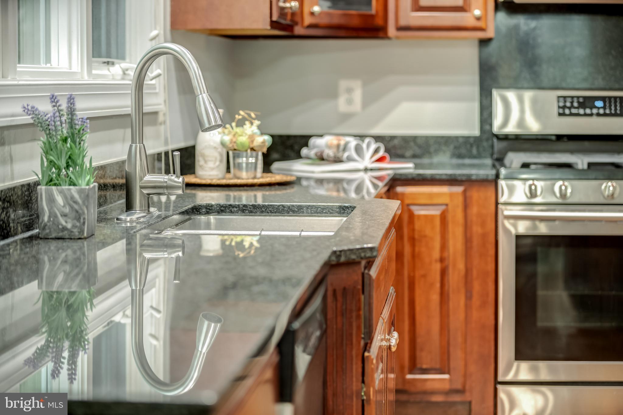 302 Kingsley Road Southwest Vienna, VA 22180 - Photo 30 of 85