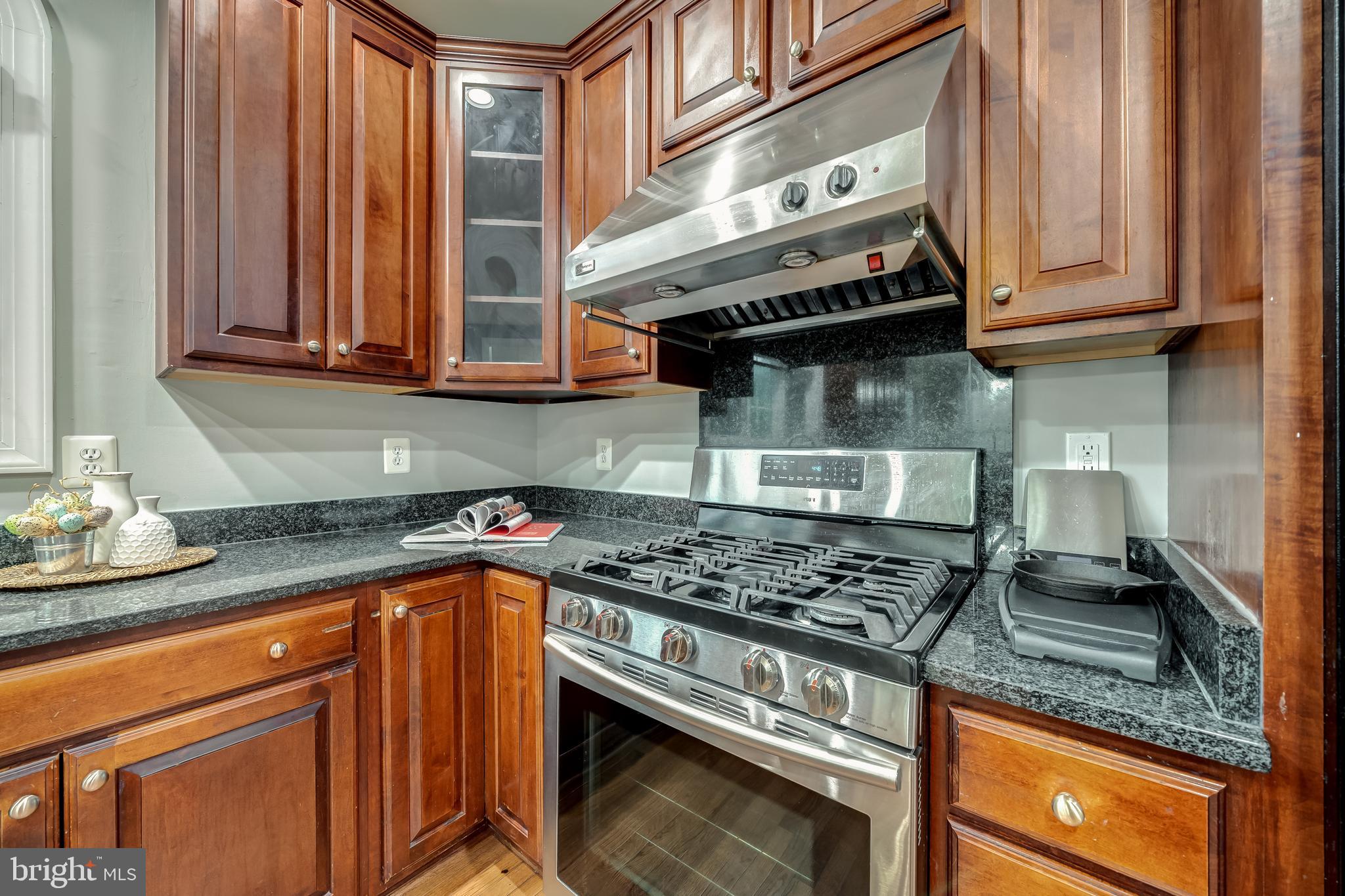 302 Kingsley Road Southwest Vienna, VA 22180 - Photo 31 of 85