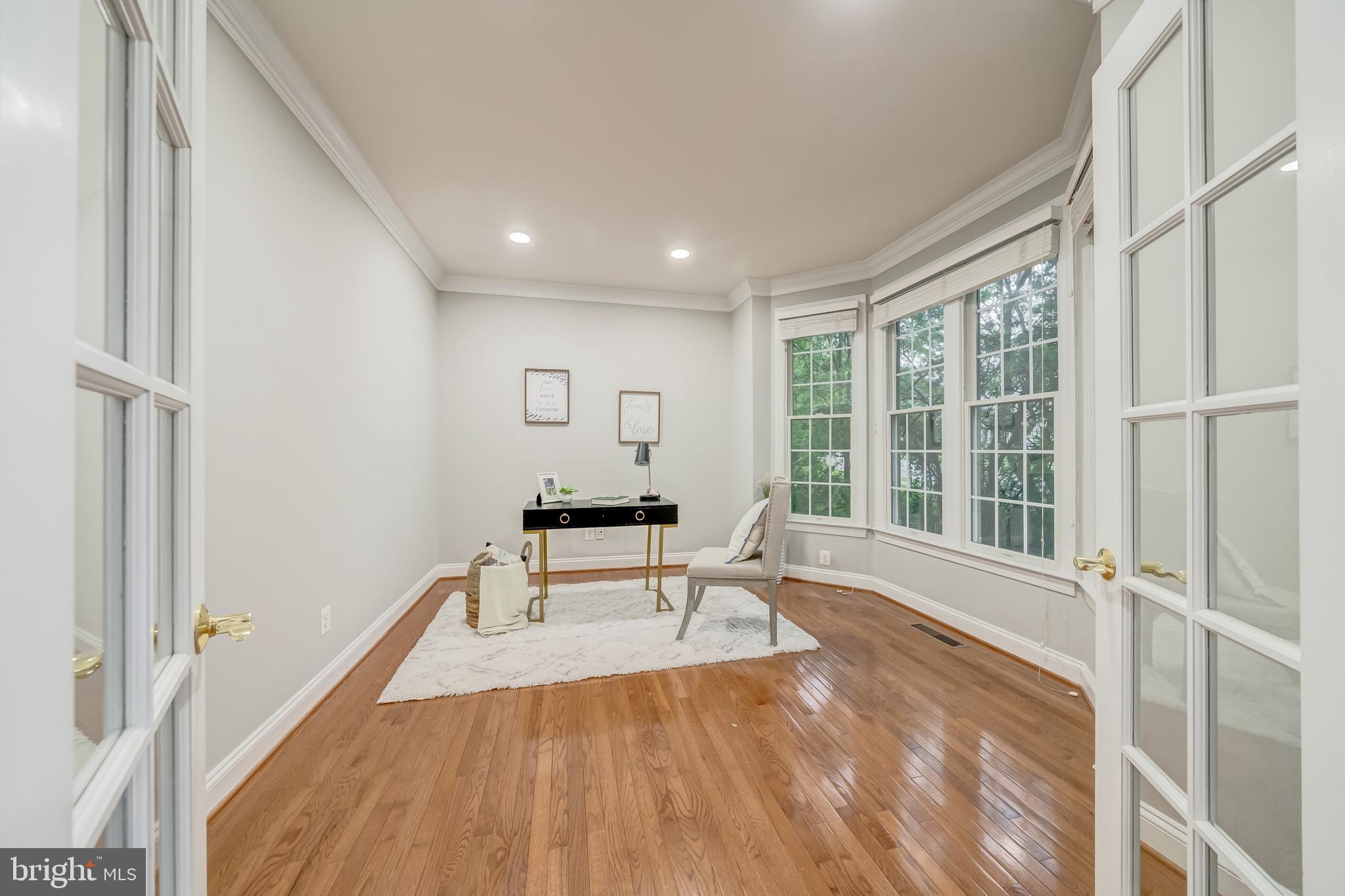 302 Kingsley Road Southwest Vienna, VA 22180 - Photo 5 of 85