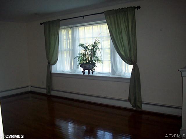 9301 Three Chopt Road Henrico, VA 23229 - Photo 4 of 10 Living Room