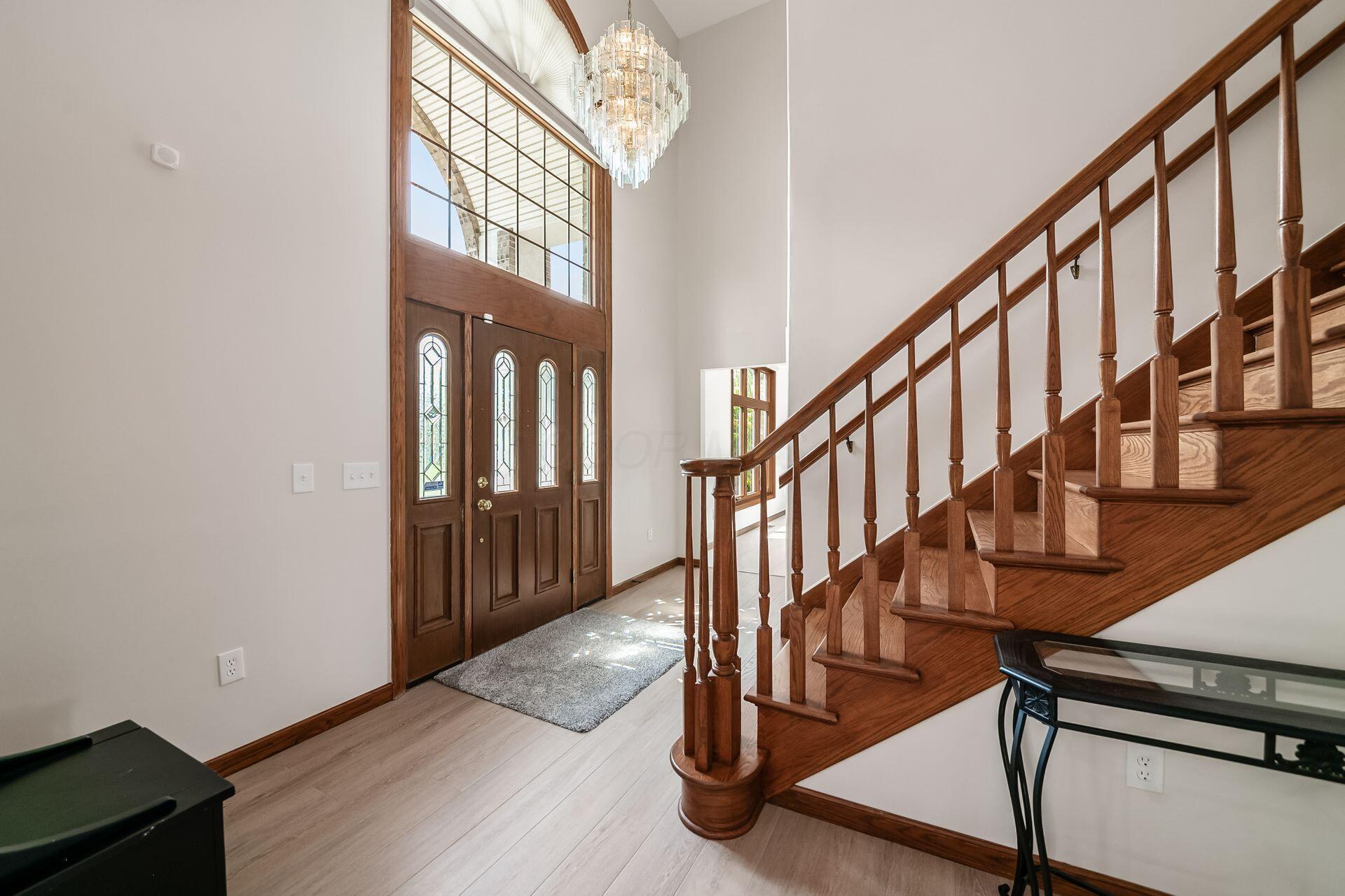 6545 Steitz Road Powell, OH 43065 - Photo 10 of 120 Welcome Home! 6545 Steitz Road, Powell, OH 43065