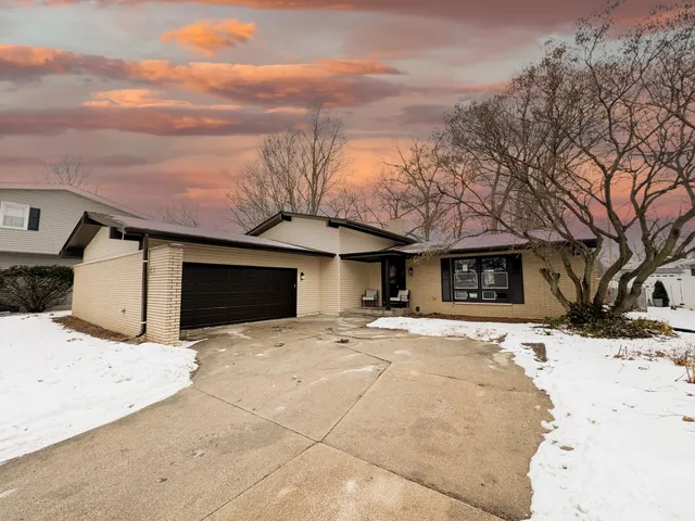 $479,900 | 1531 Fran-lin Parkway, Munster, IN 46321