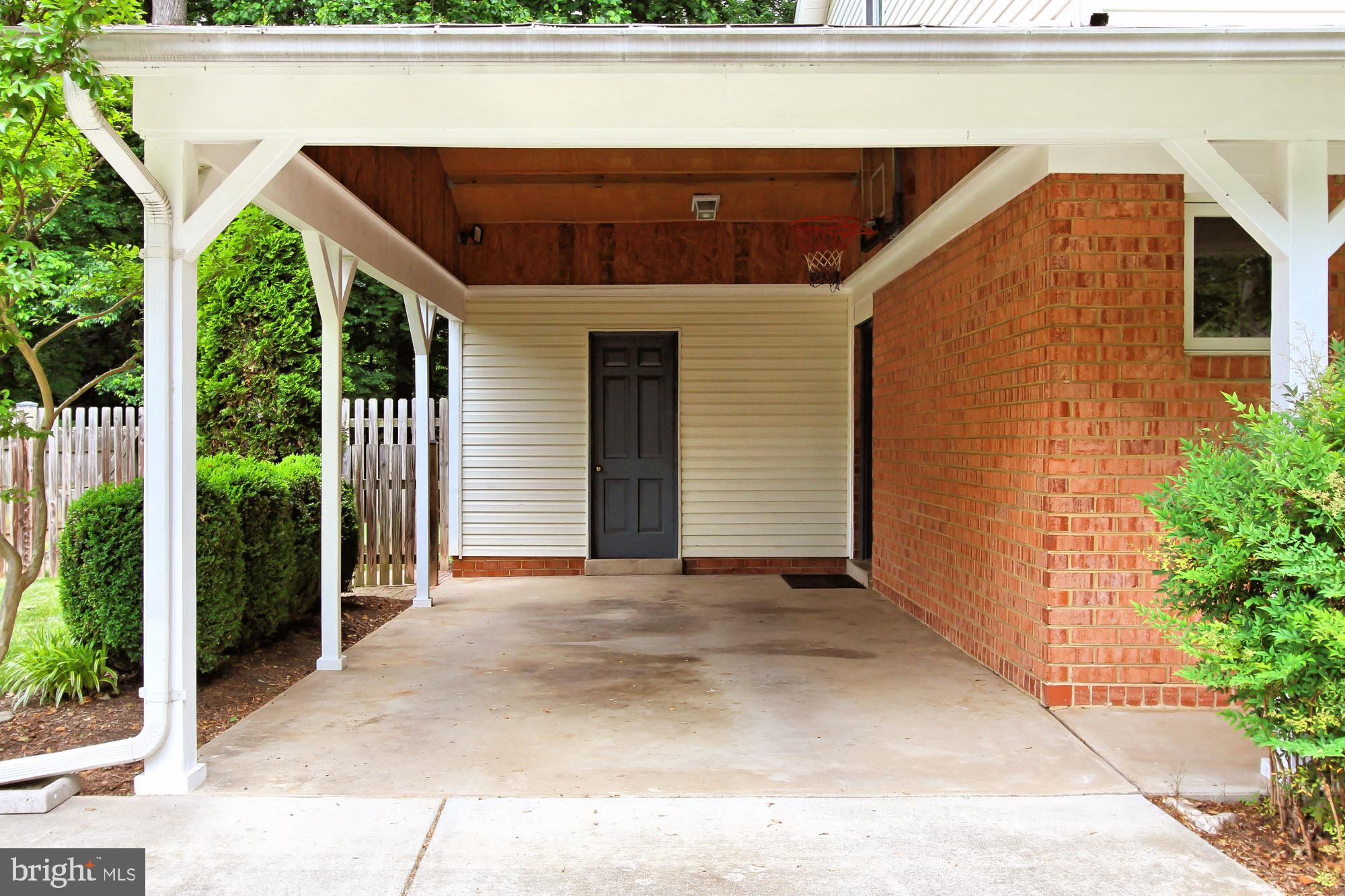 10186 Wavell Road Fairfax, VA 22032 - Photo 4 of 39 Gallery Image 4