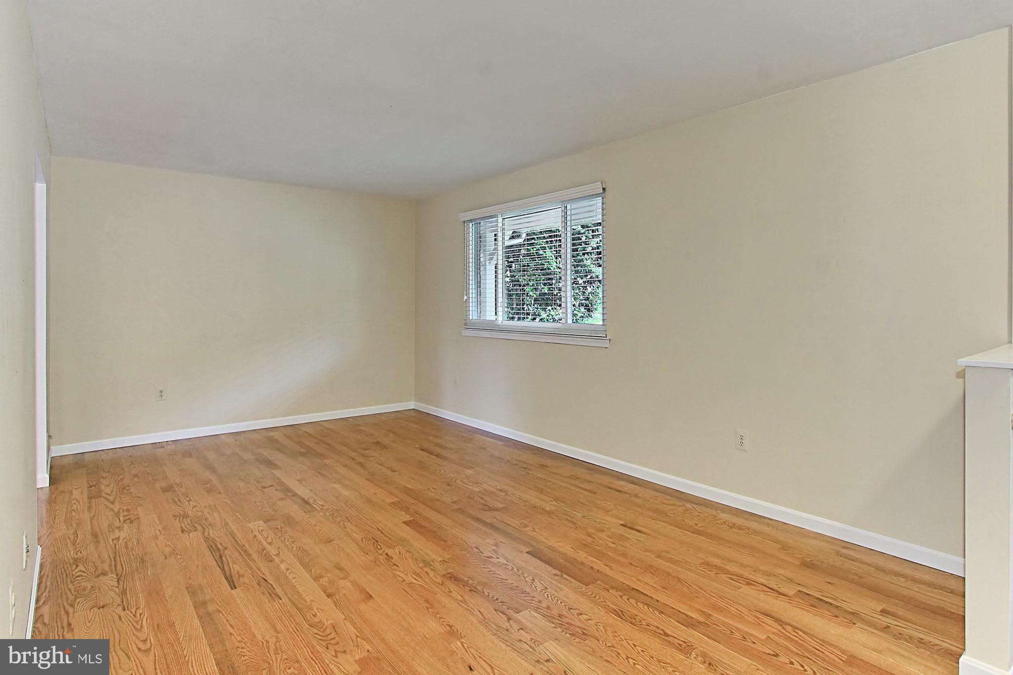 10186 Wavell Road Fairfax, VA 22032 - Photo 8 of 39 Gallery Image 8