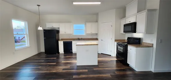 $1,550 | 6206 Lacey Oak Drive, Hitchcock, TX 77563